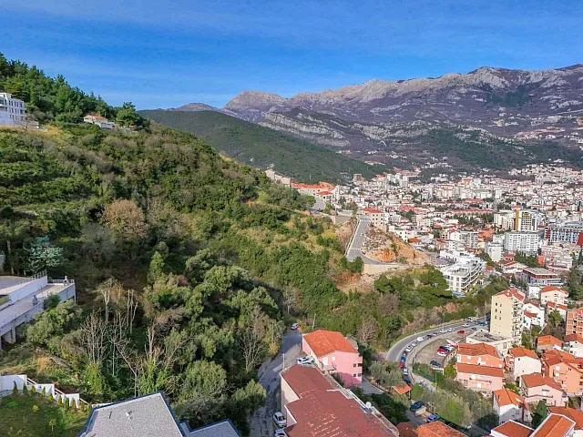 Grundstück in Budva mit einem fertigen Konzeptprojekt — photo 13